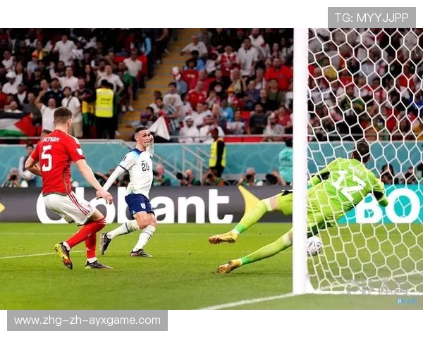 拉什福德边路内切低射破门曼联领先